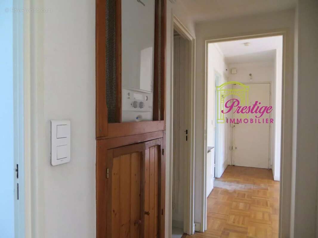 Appartement à LE MESNIL-LE-ROI