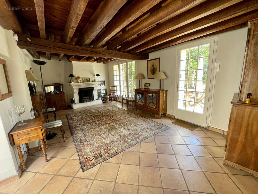 Maison ancienne de charme de 8 pièces sur 519 m2. - photo 16