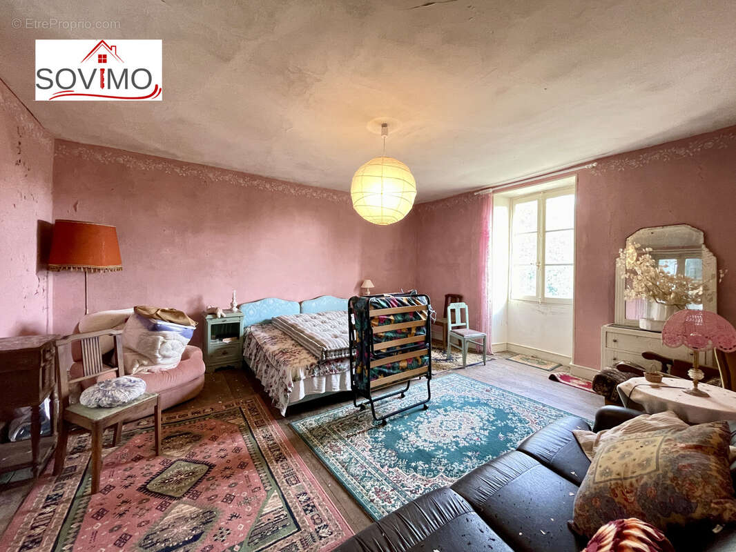 Au coeur d'un petit hameau, authentique maison de caractère indépendante, a rénover, avec terrain attenant - photo 9