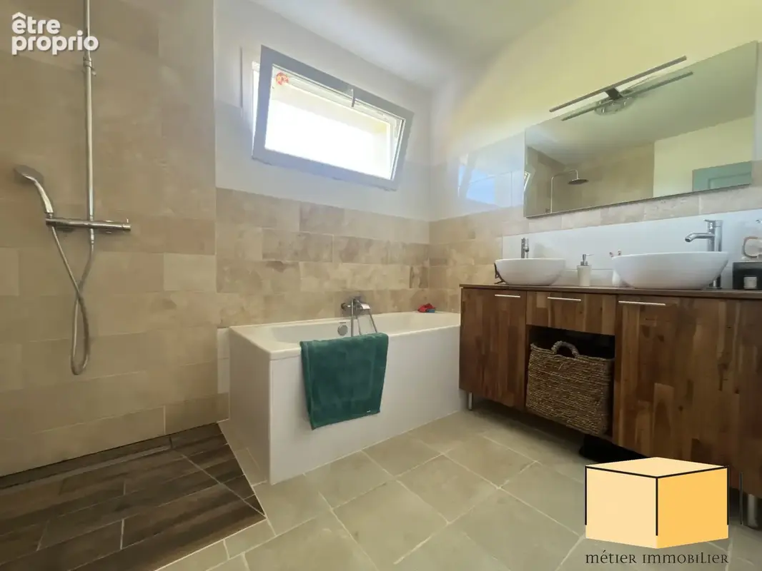 Maison 5 pièces 112 m² à vendre à Ceyzerieu (01350) - photo 9