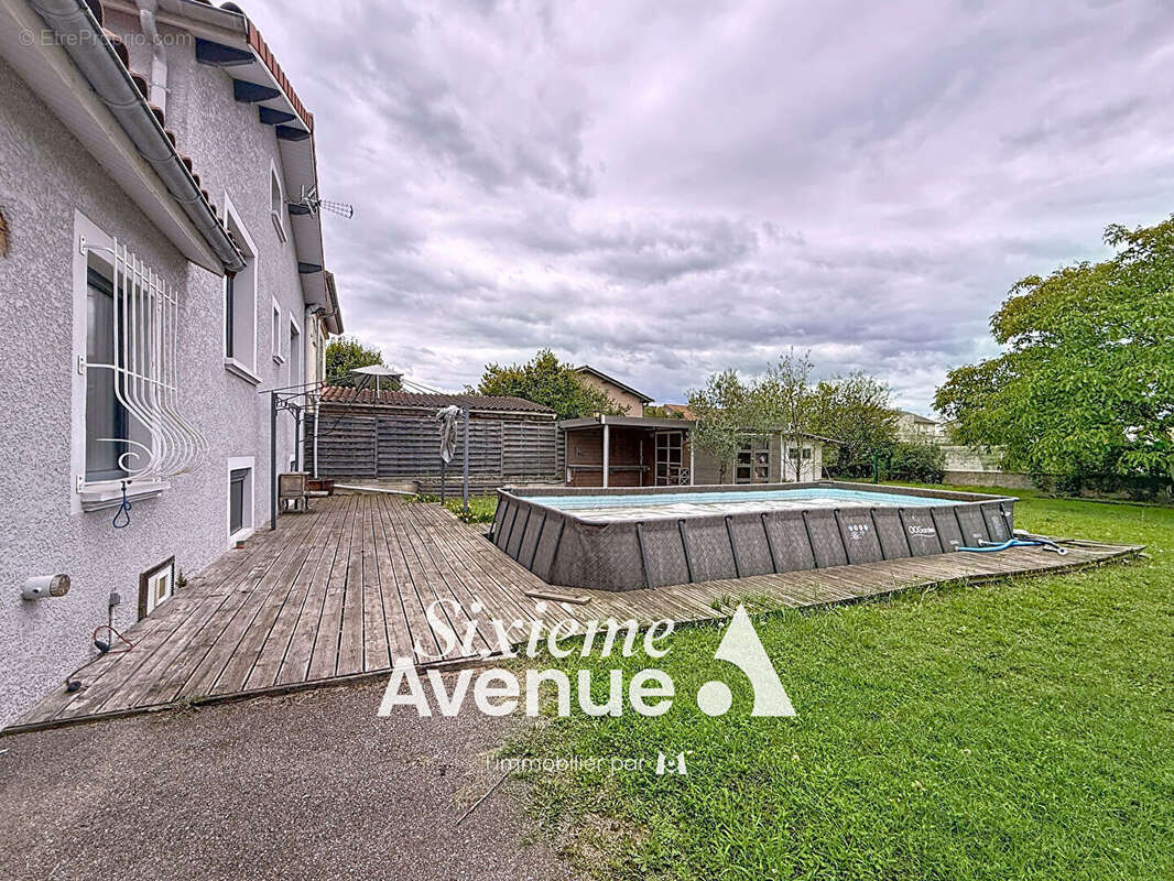 Maison à DECINES-CHARPIEU