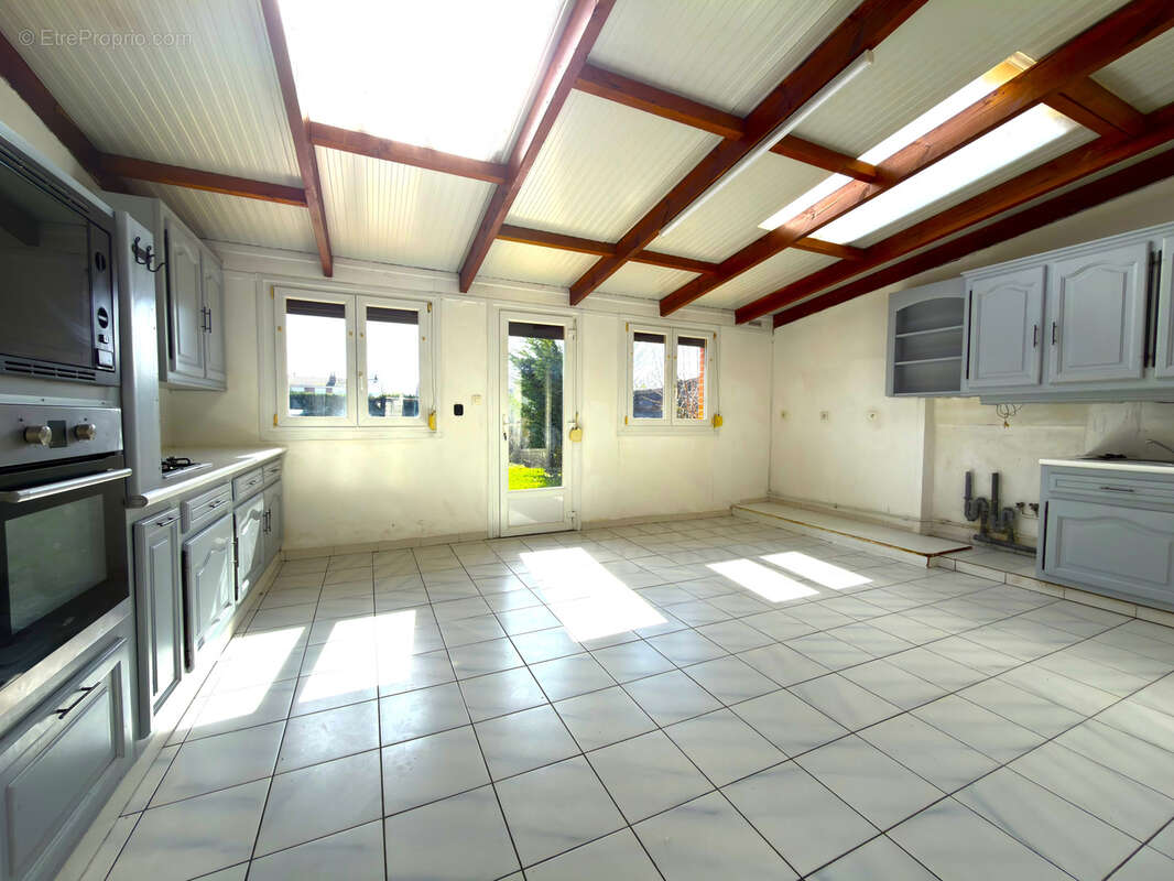 Maison à PROVIN
