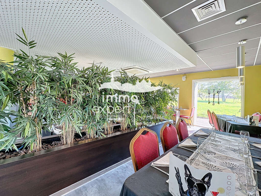 CHARMES   Murs commerciaux d'exception de 1 075 m2   Restaurant, Bar & Salle de Spectacle - photo 11