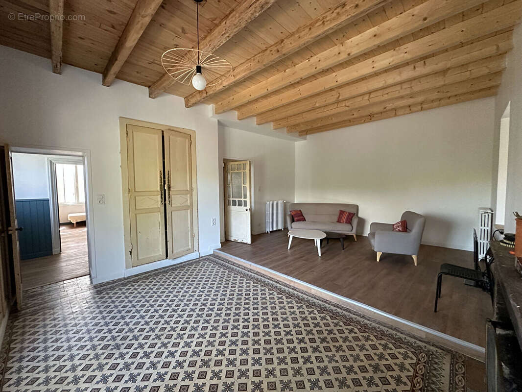 Maison à MARENNES