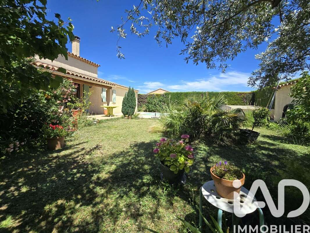 Maison 114 m² à Laudun-L'ardoise  - photo 3