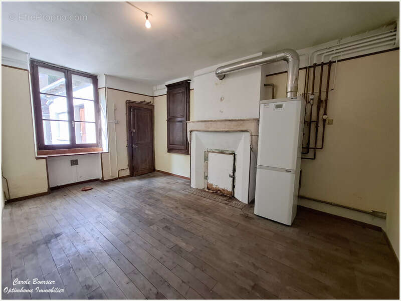 Maison à NEUFCHATEAU