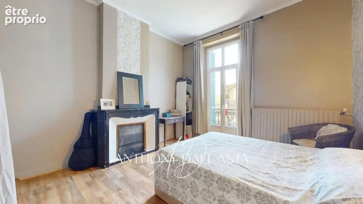 Ensemble immobilier avec appartement de 105 m² avec une grande terrasse, une chambre de bonne et une cave - photo 10
