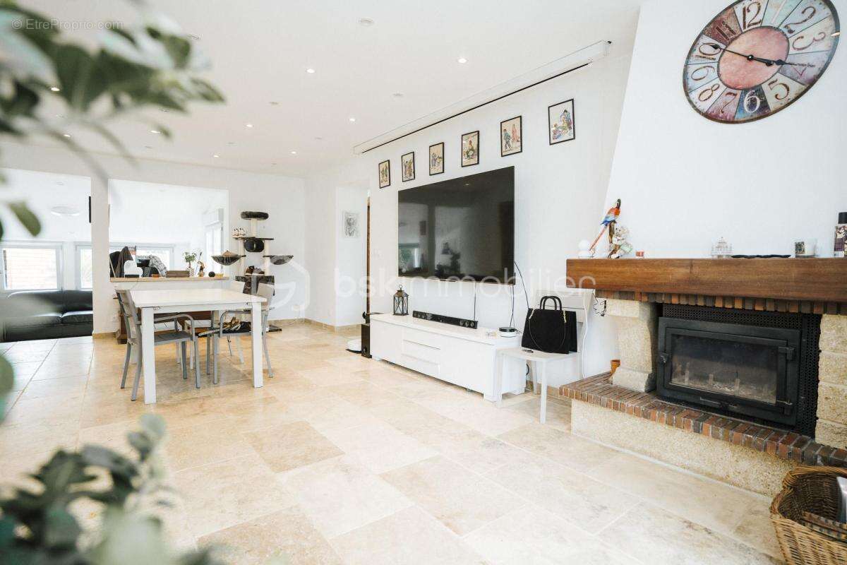 Maison de Plain-pied 150m2 - 3 chambres - 1010 m2 de jardin et piscine - photo 5