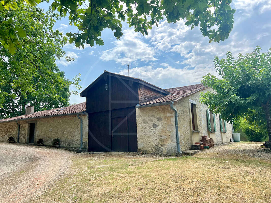 Propriété en pierre offrant une vue imprenable - photo 17