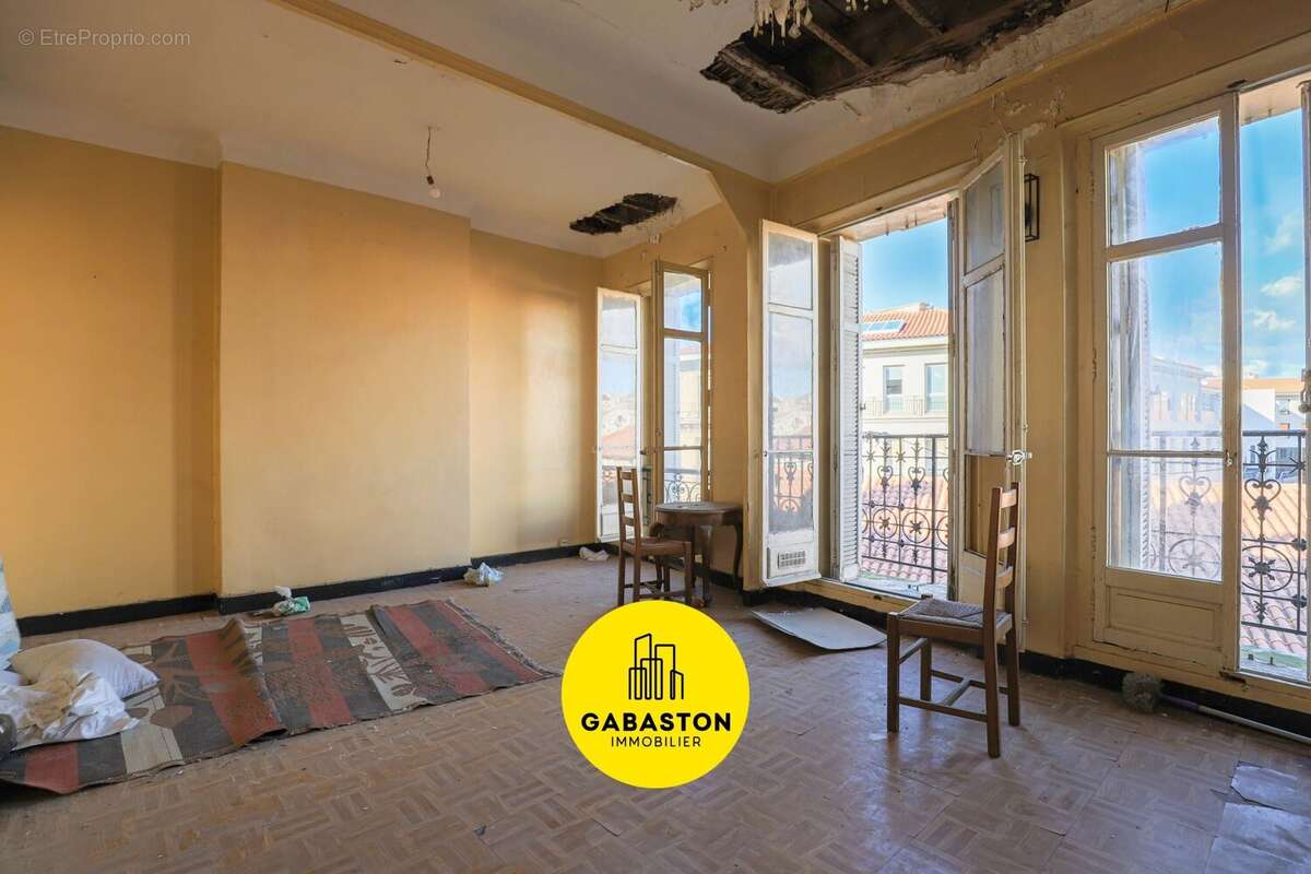 Appartement à MARSEILLE-1E