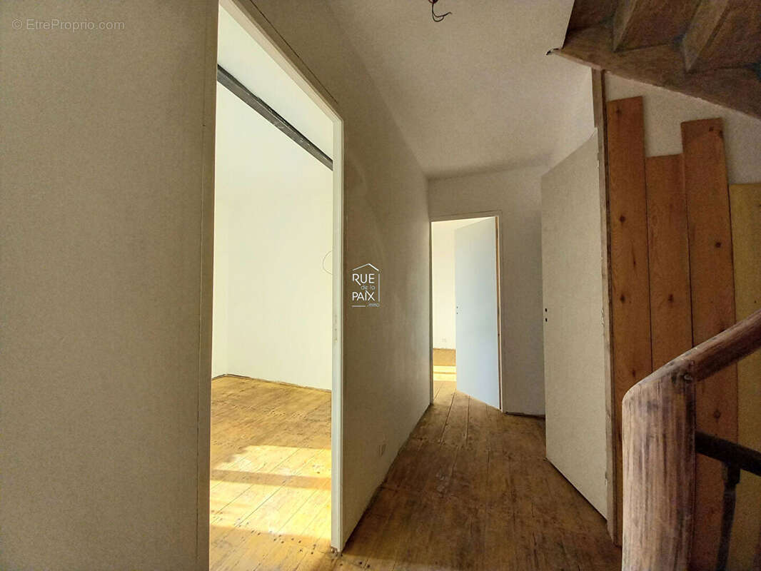 Maison à SAINT-JEAN-DE-SAUVES