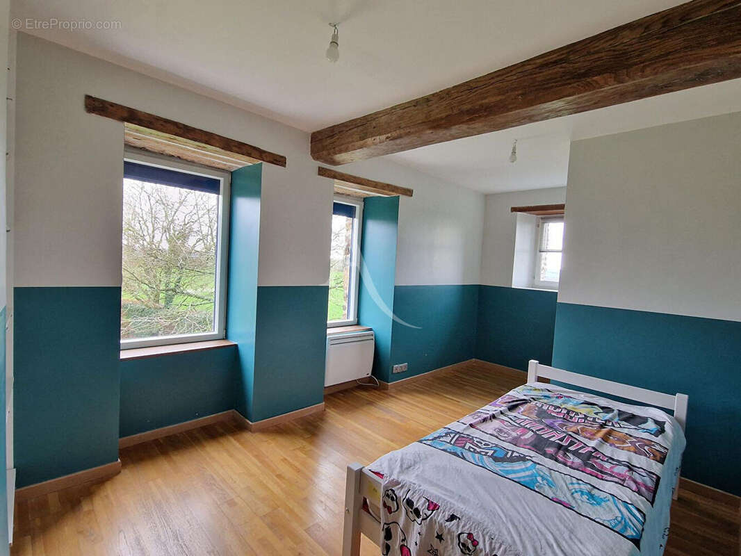 Maison à SAINT-GERMAIN-LE-FOUILLOUX