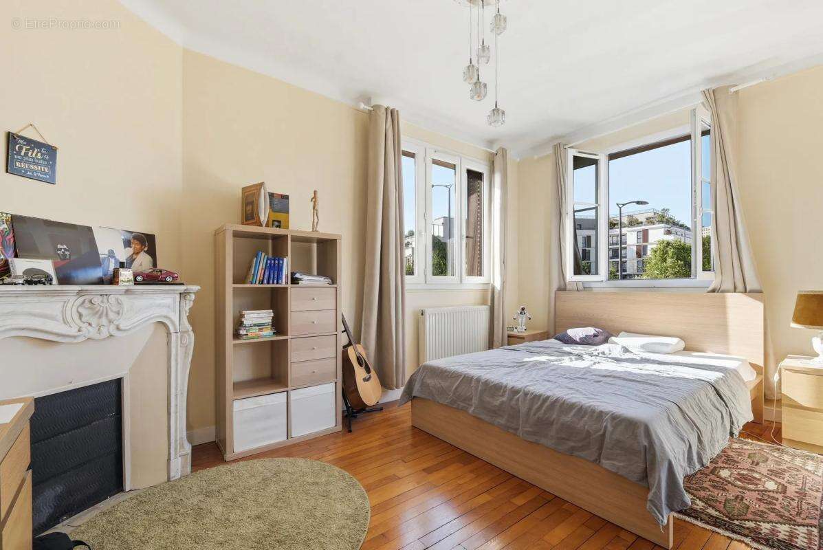 Maison de 10 pièces de 250 m² à Châtillon - photo 6