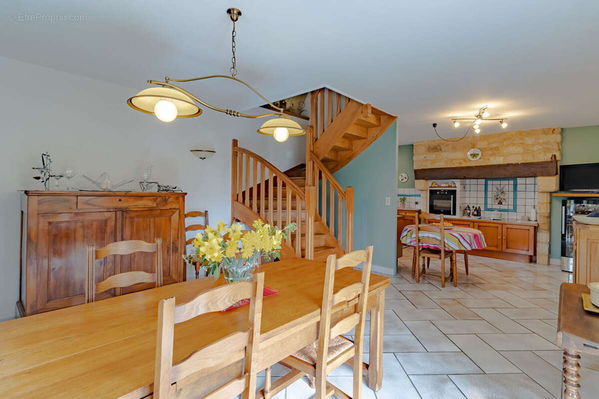 Maison à CARSAC-AILLAC