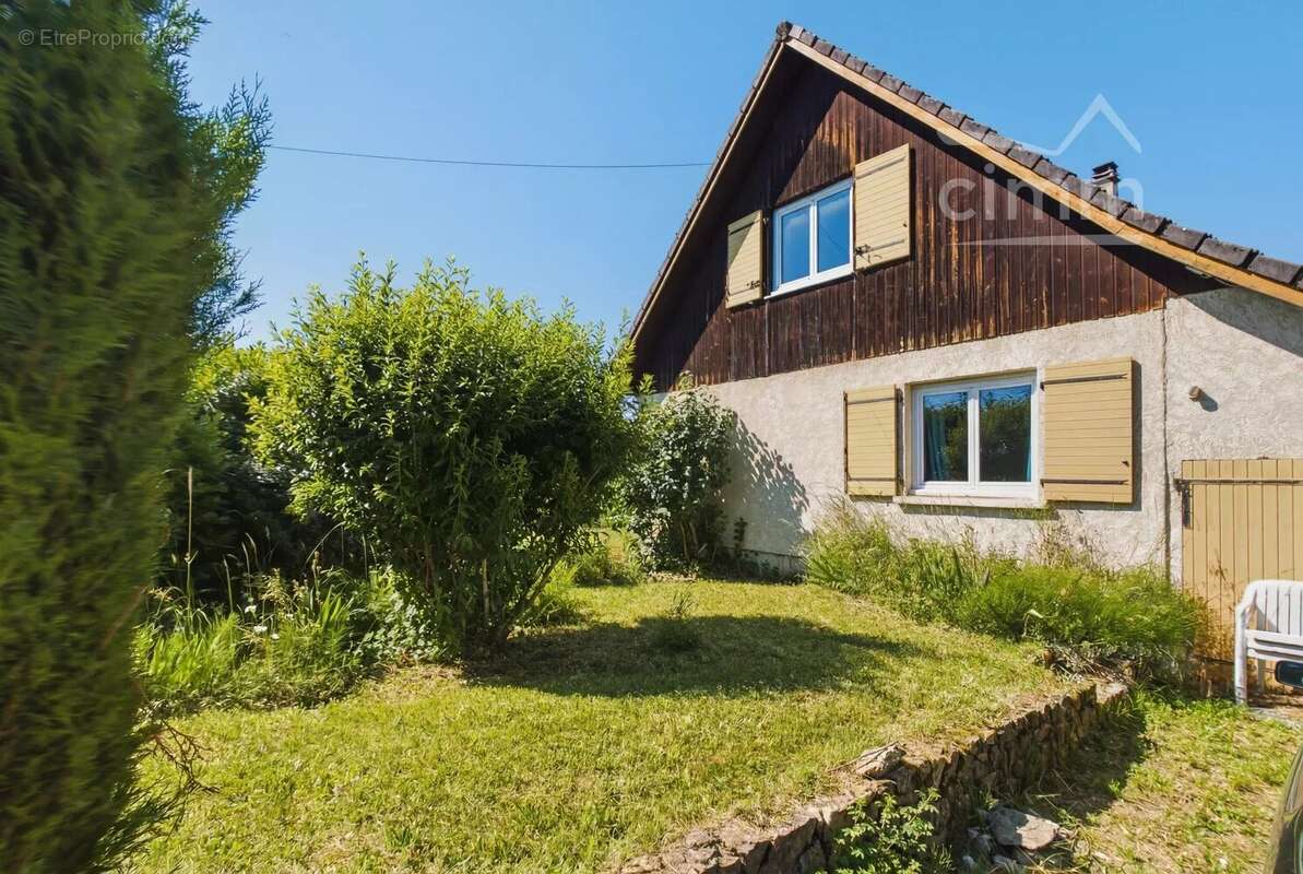 Maison à LA TERRASSE