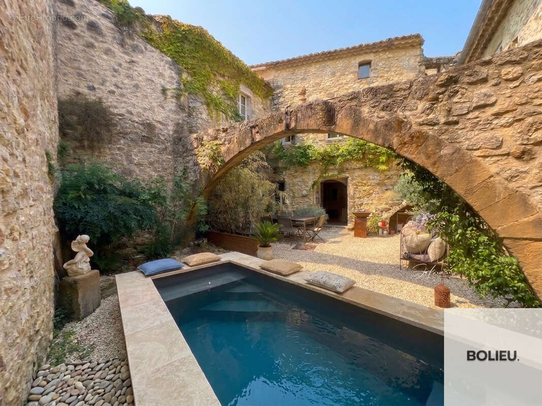 Un havre de paix aux portes d'Uzès - Piscine chauffée - Garage fermé. - photo 17