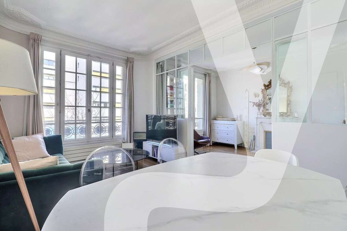 Appartement à PARIS-20E