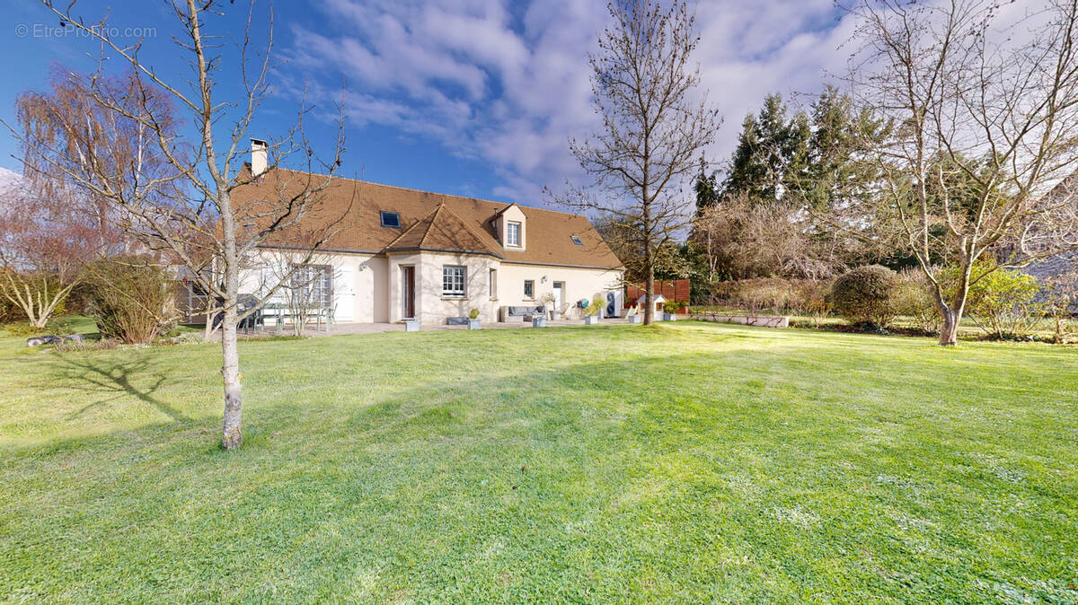Maison à MONTFORT-L'AMAURY