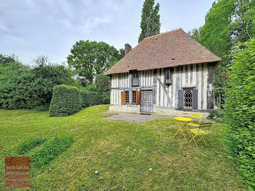 Maison à SAINT-PIERRE-SUR-DIVES