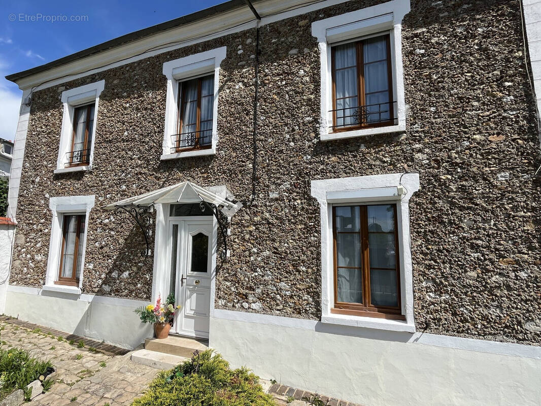 Maison à ORVILLIERS