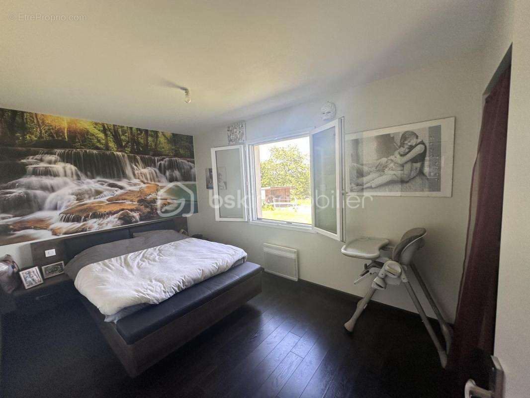 Maison à VILLECOMTAL-SUR-ARROS