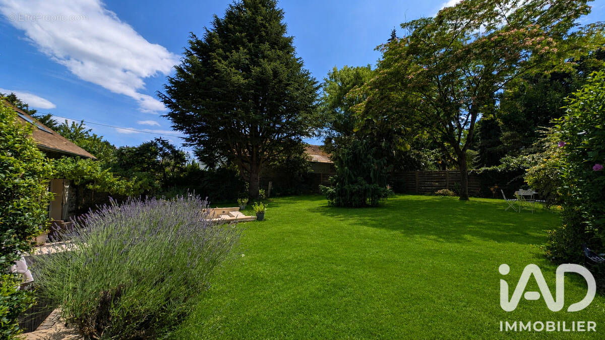 Photo 1 - Maison à FONTENAY-LES-BRIIS
