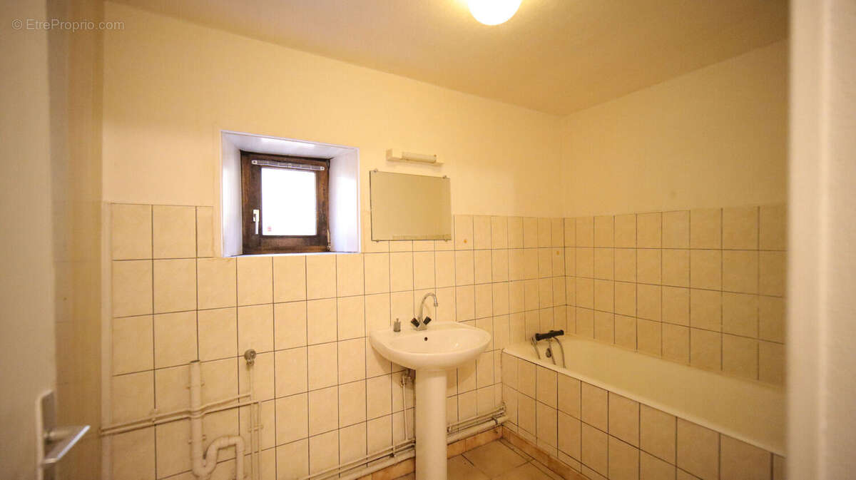 Maison à VELLE-SUR-MOSELLE