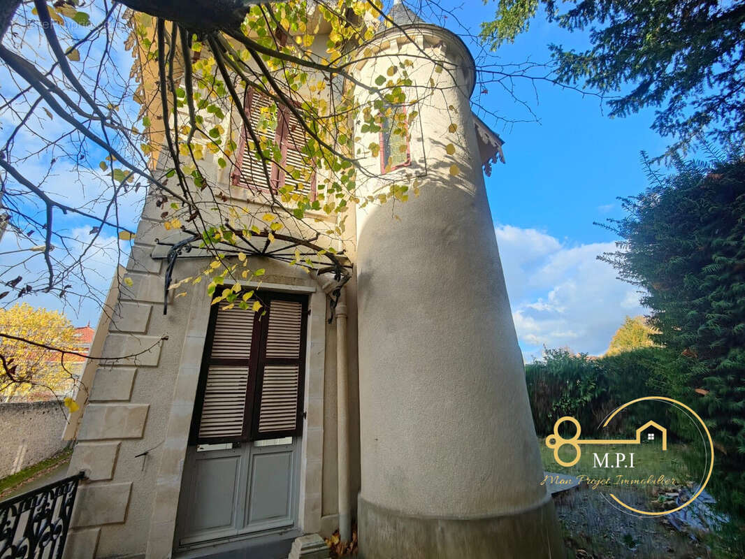 Maison à FRESNAY-SUR-SARTHE