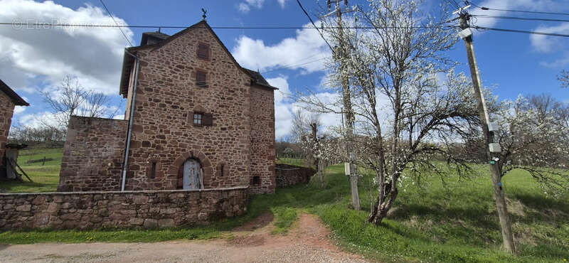 Maison à SAINT-CHRISTOPHE-VALLON
