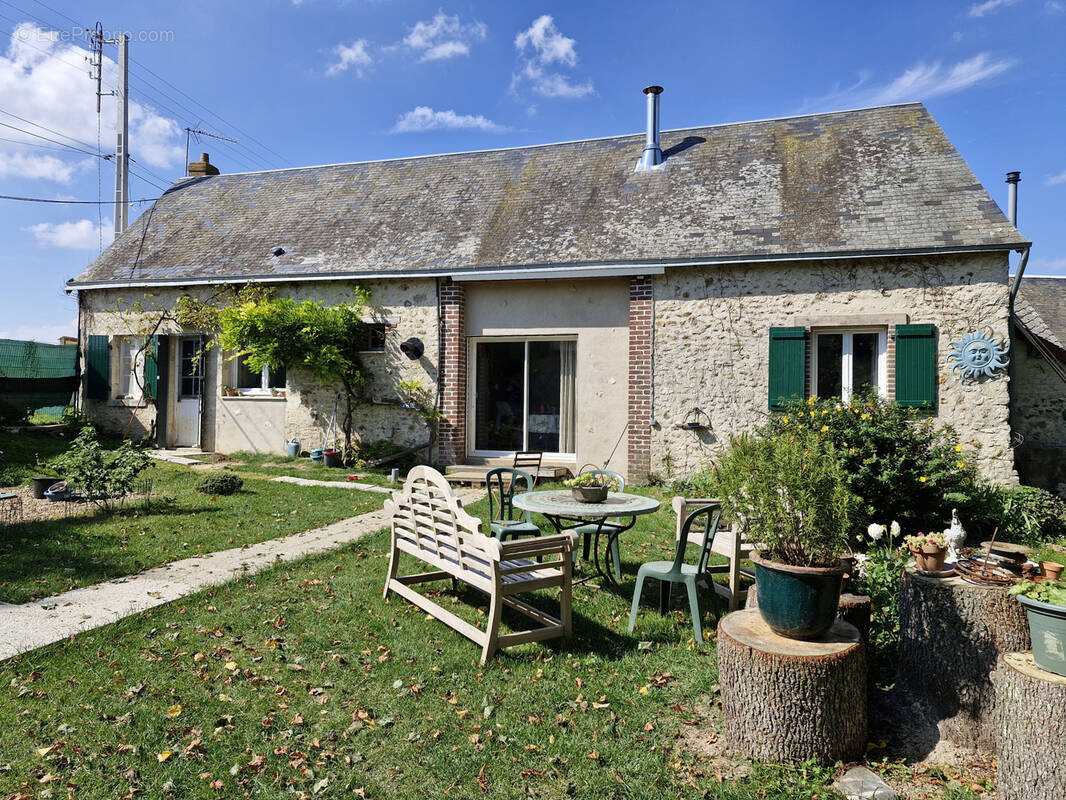 Maison à CLOYES-SUR-LE-LOIR