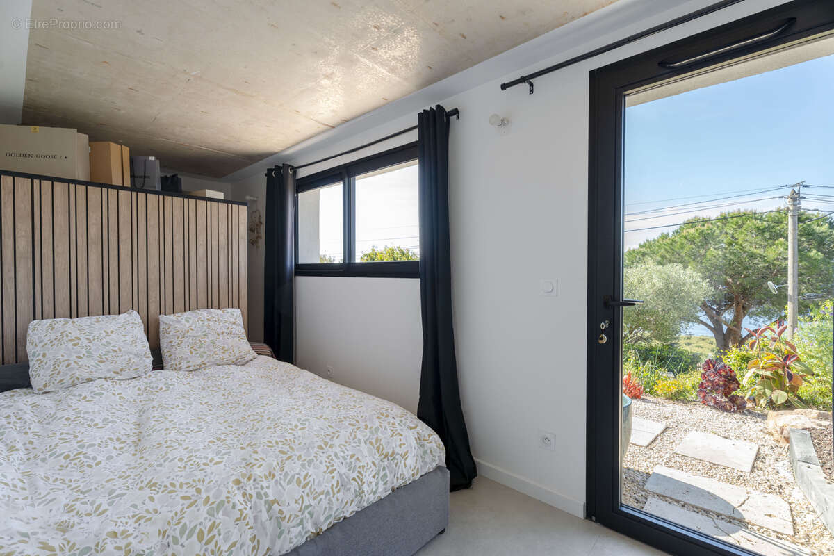 Maison à CARQUEIRANNE