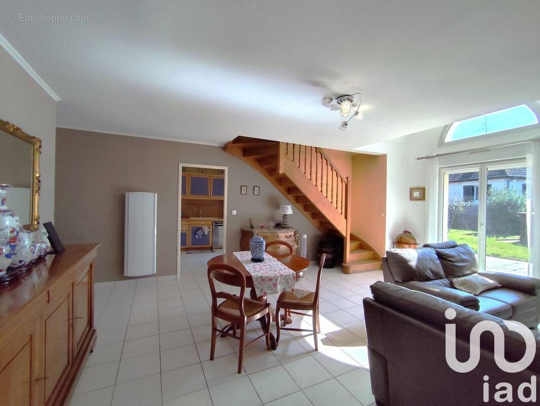 Photo 1 - Maison à SAINT-JEAN-DE-LA-RUELLE