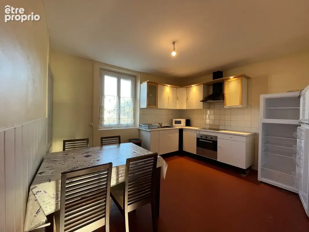 Salin de Giraud (13) : Ensemble Immobilier = Un Local commercial de 125 m2 + un Appartement T4 Traversant de 1 - photo 11