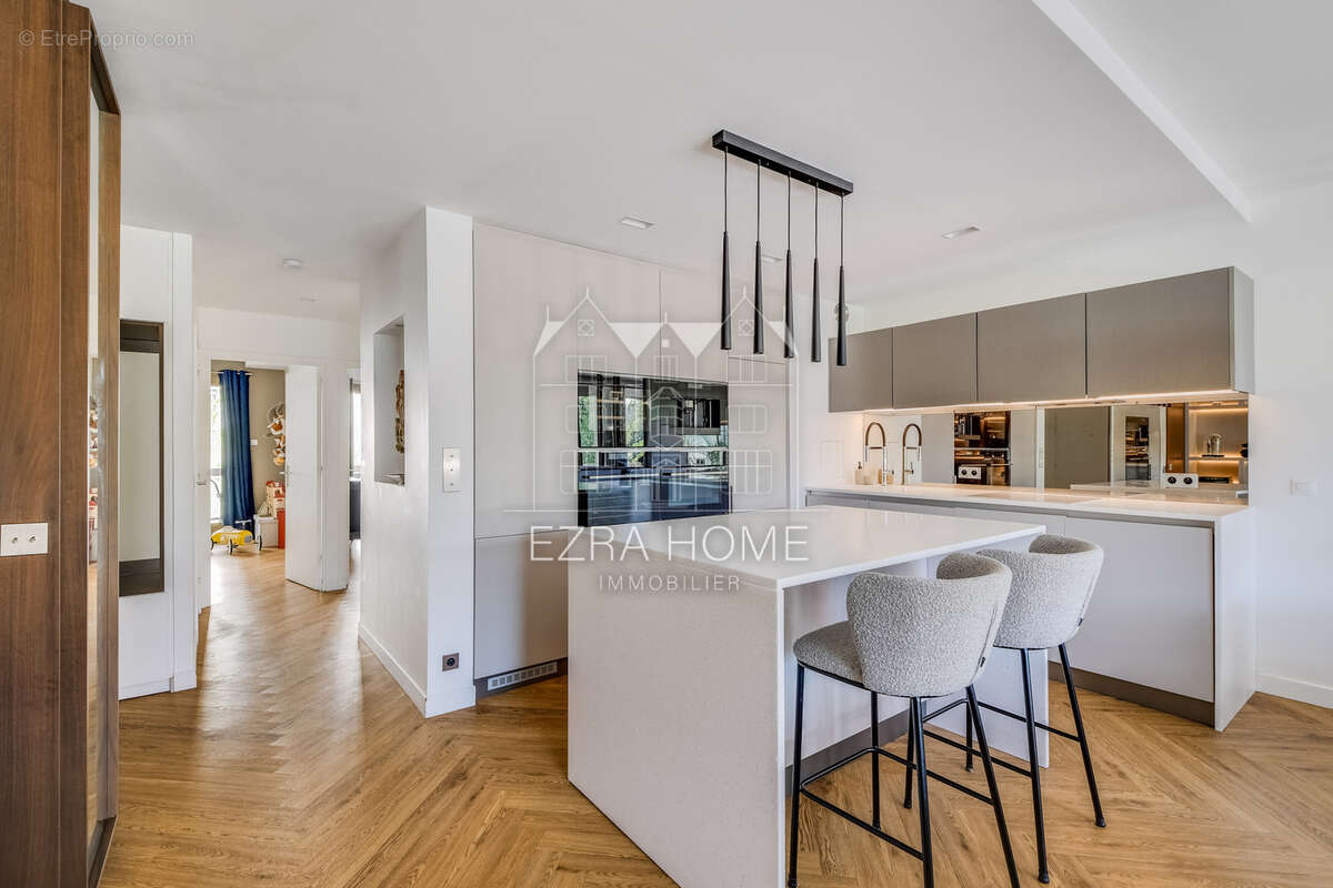 Appartement à LEVALLOIS-PERRET