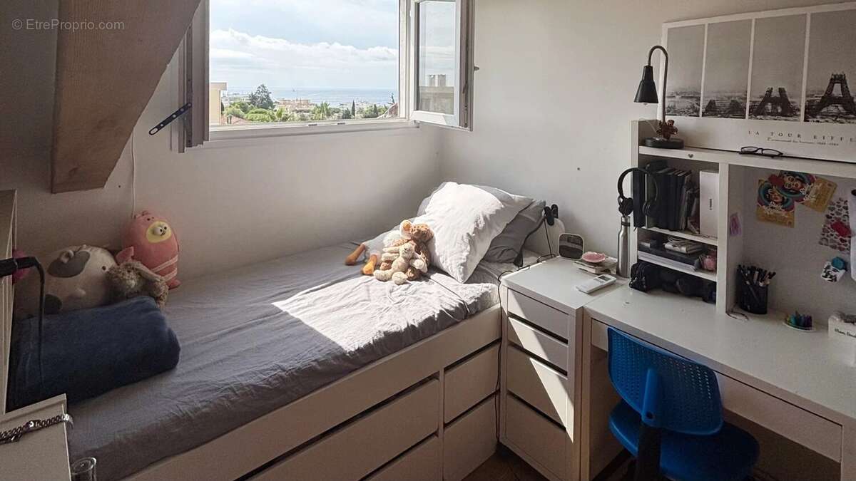 Appartement à VALLAURIS