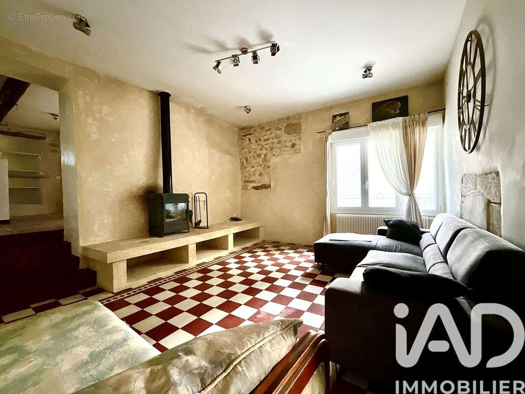 Maison 121 m² à Estezargues  - photo 5