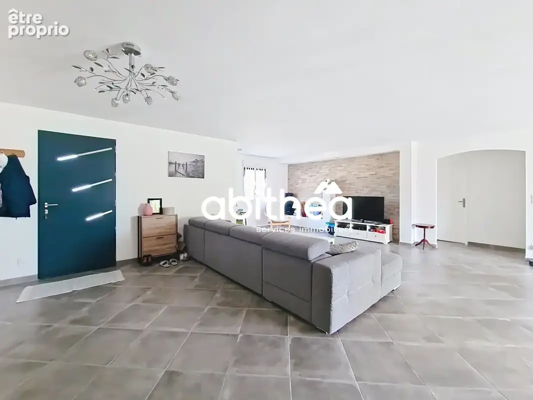 Maison recente de 2019, 155m2 inspiration provencale, 3 chambres dont suite  100m2 de garage  70m2 de terras - photo 5