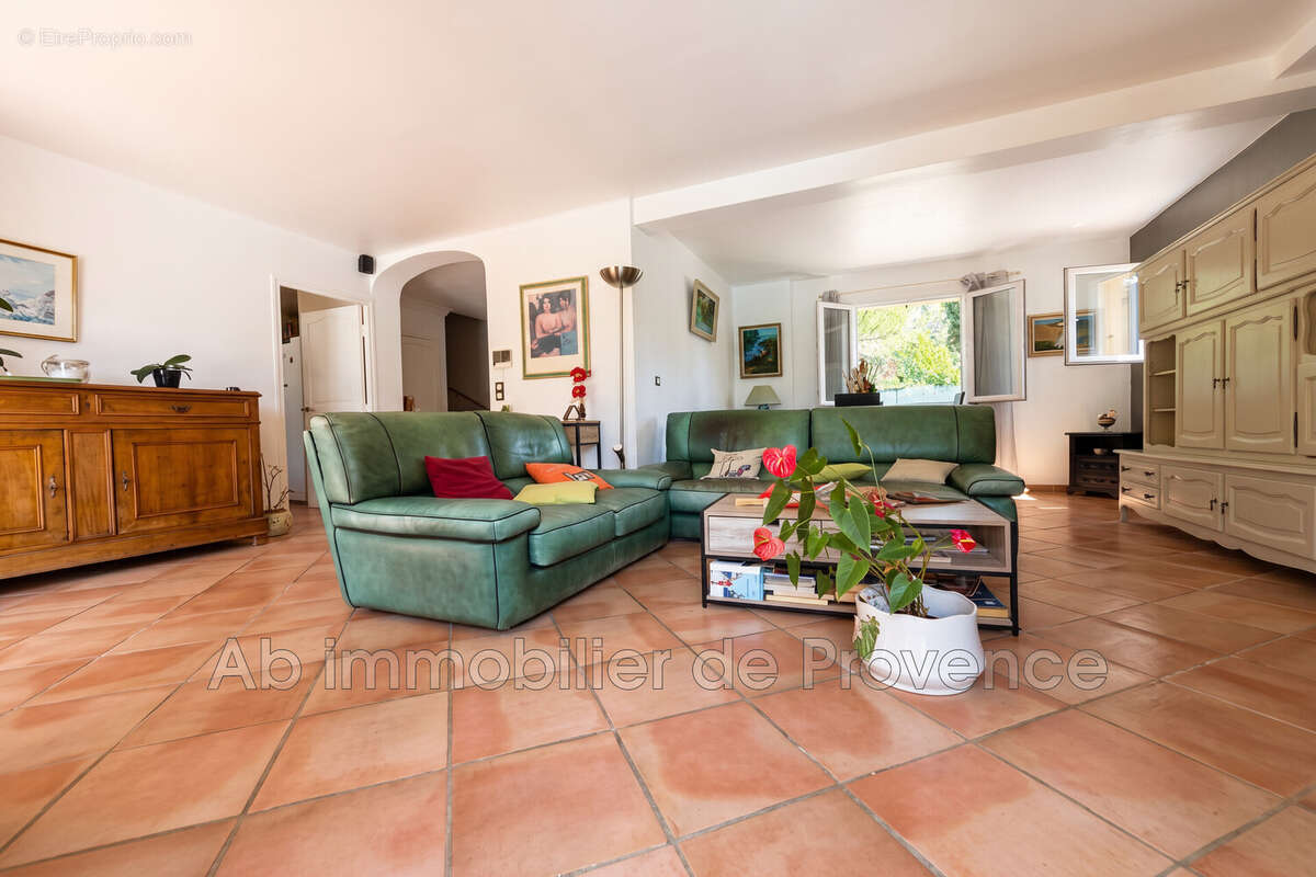 Maison 123 m² à Contes  - photo 5