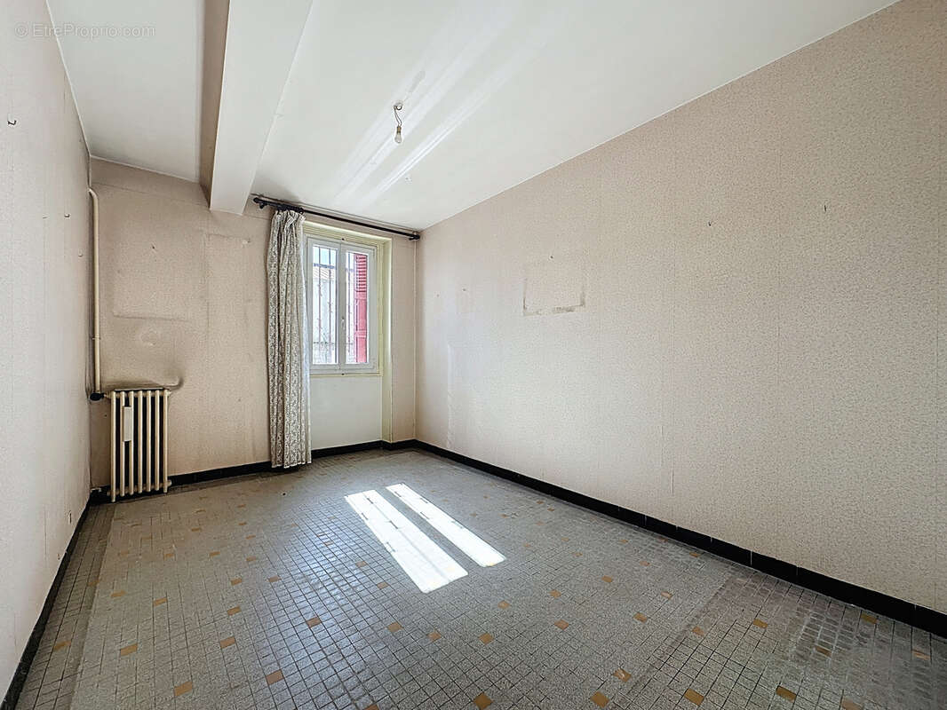 Appartement à NAY