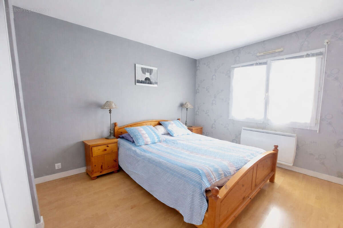 Maison à MONTREUIL-LE-GAST