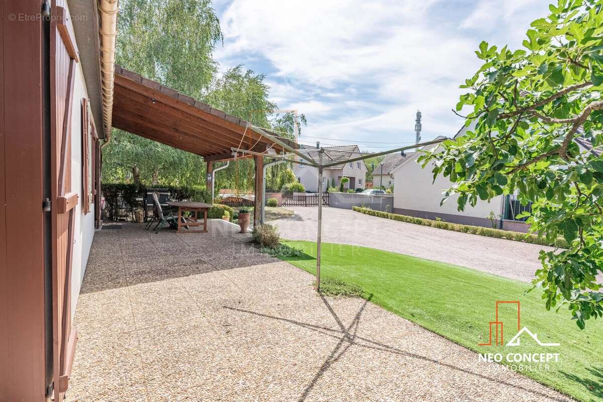Maison familiale 124 m² habitables – 149 m² au sol – Terrain de 7,16 ares - photo 3