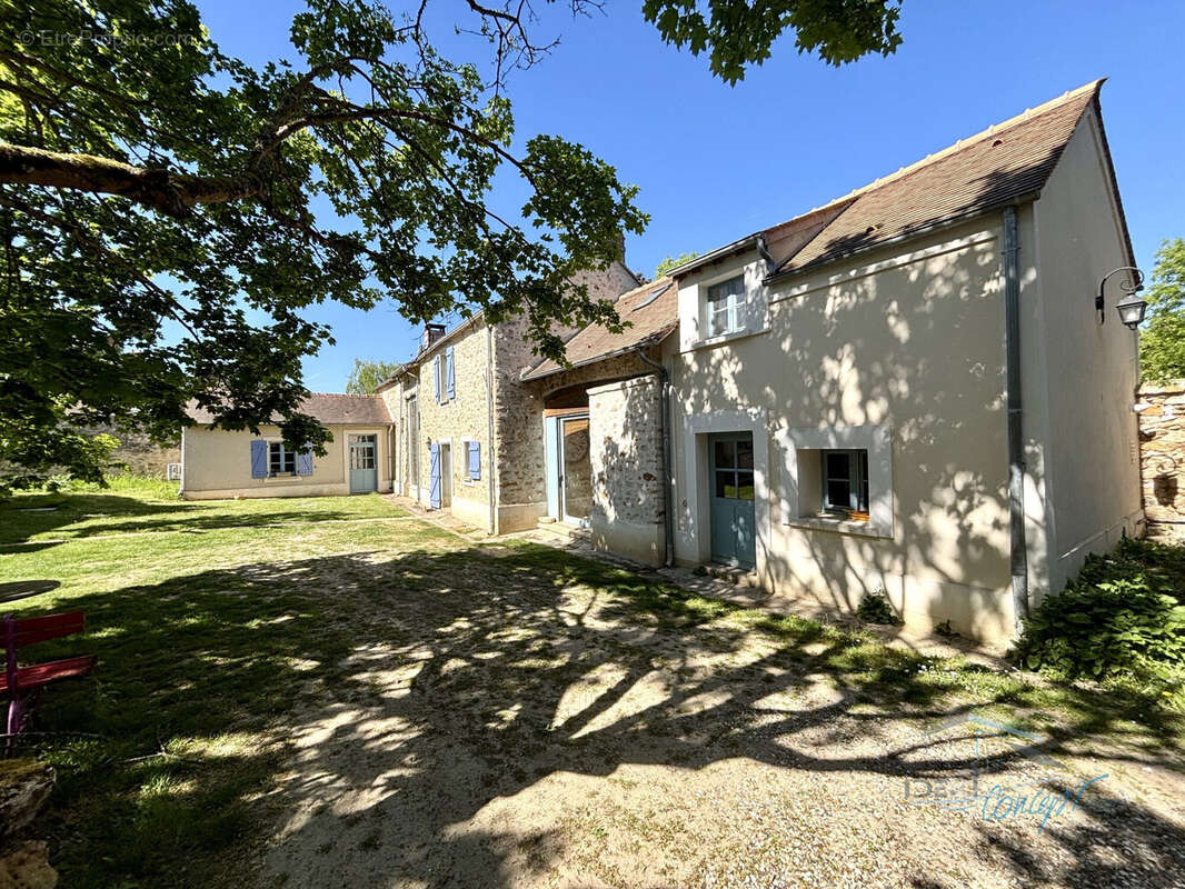 Maison à JANVILLE-SUR-JUINE