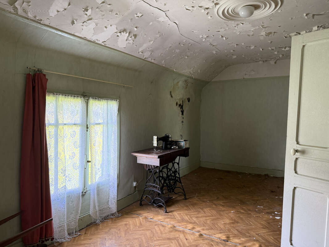 Maison à LA VENDUE-MIGNOT