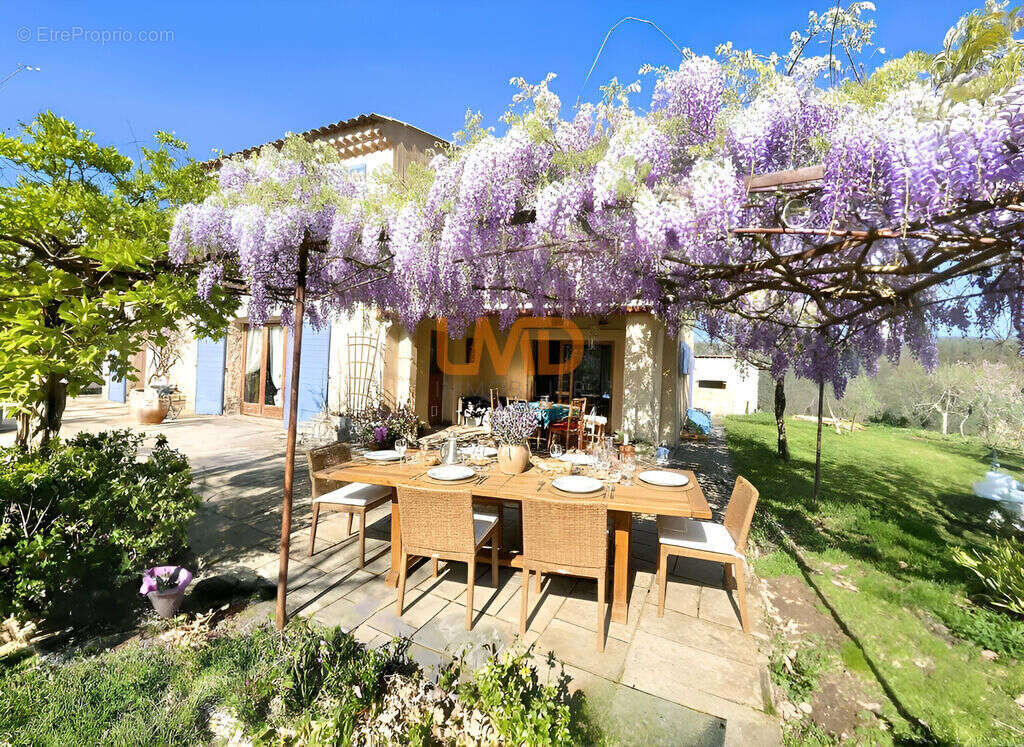 Maison à CHATEAUDOUBLE