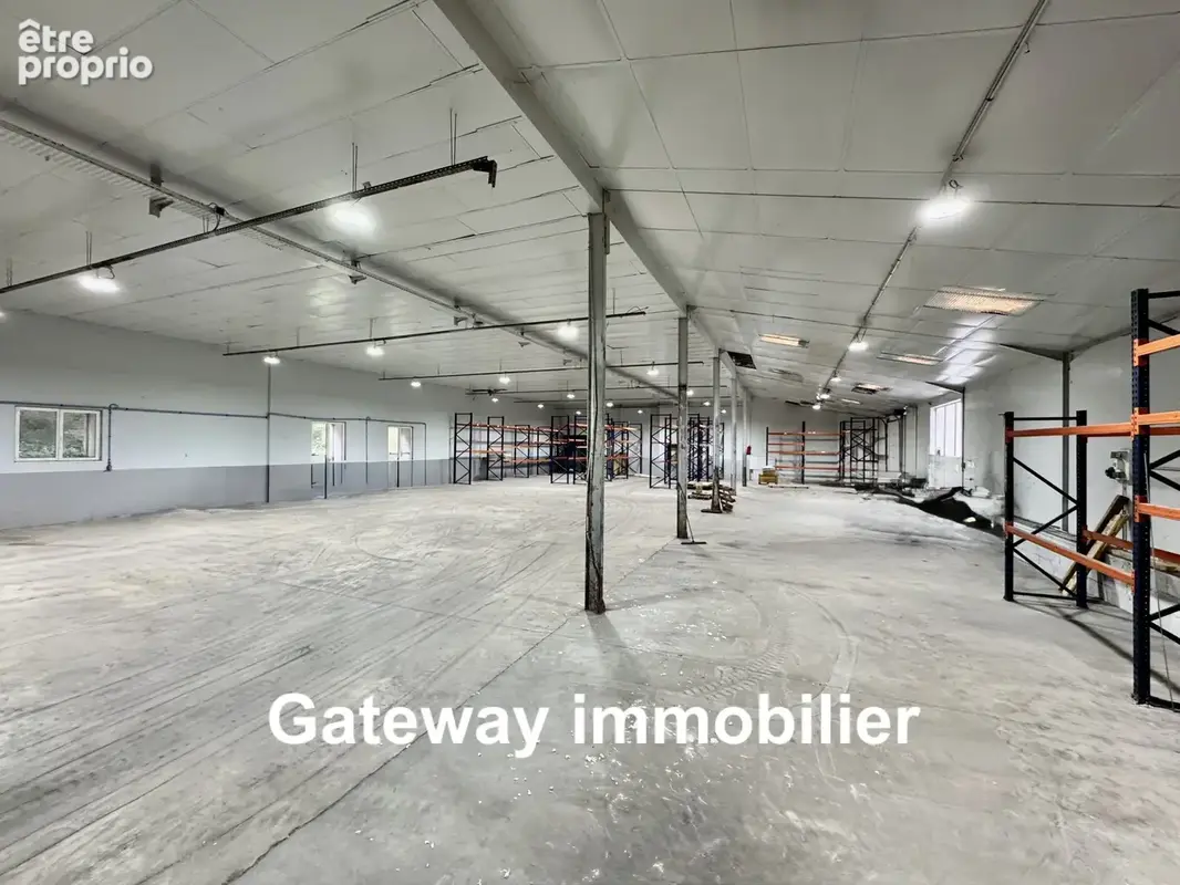 A vendre ensemble immobilier entrepôts/bureau 3346m2 à 03300 cusset - photo 14