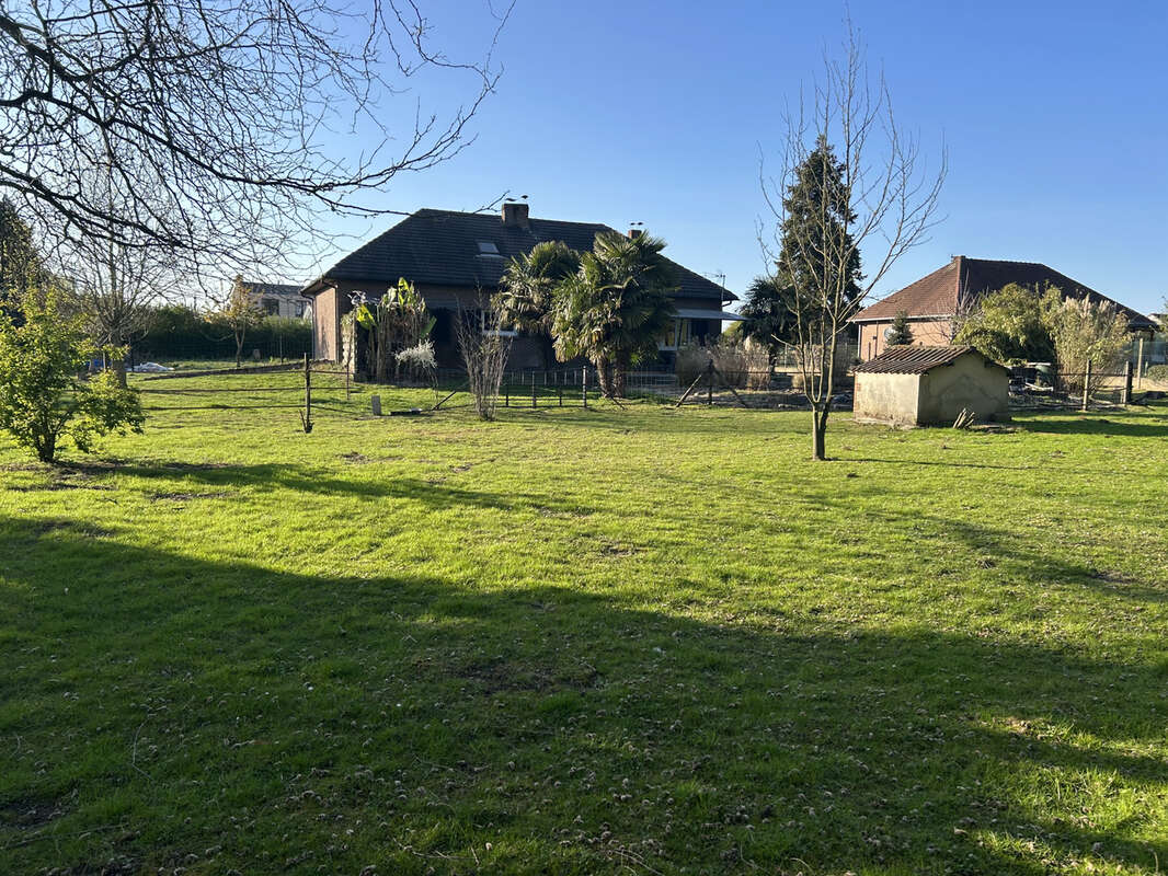 MAISON D'ARCHITECTE BÂTIE 3914 M2 à acheter 229500 € Semi-plain individuel 5 chambres- ssol com - photo 8