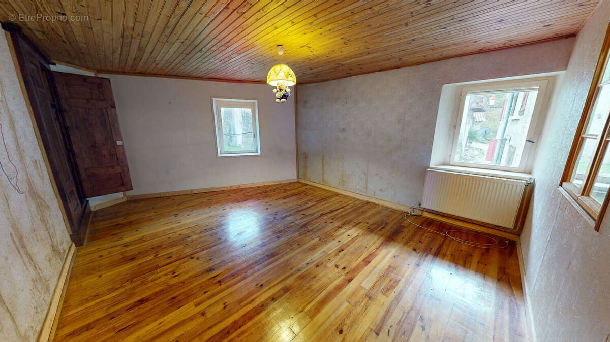 Maison à BOYEUX-SAINT-JEROME