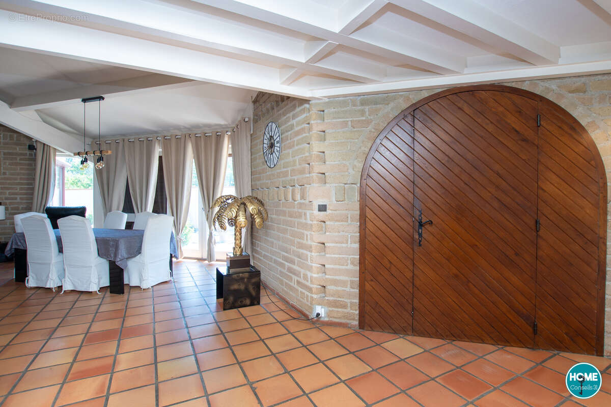 Maison à LABARTHE-SUR-LEZE