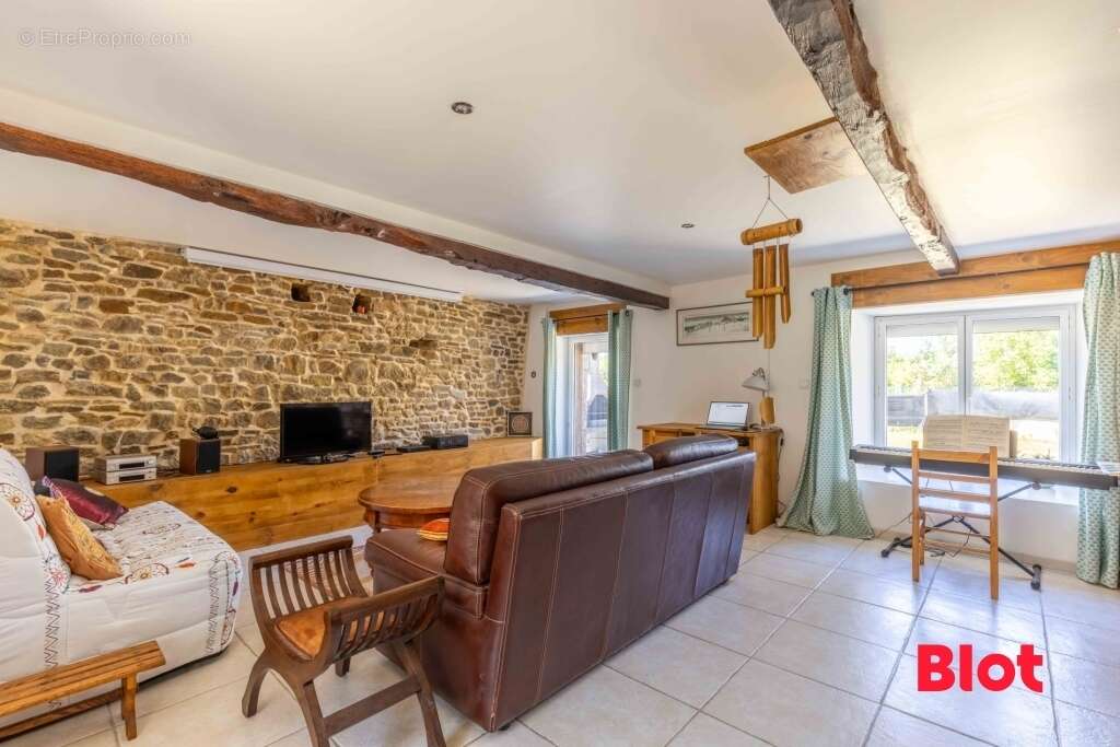 Maison à SAINT-MEDARD-SUR-ILLE