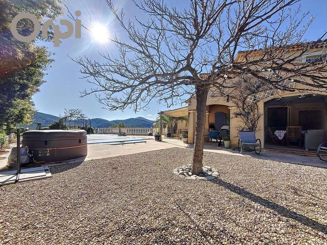 Maison à LES ISSAMBRES